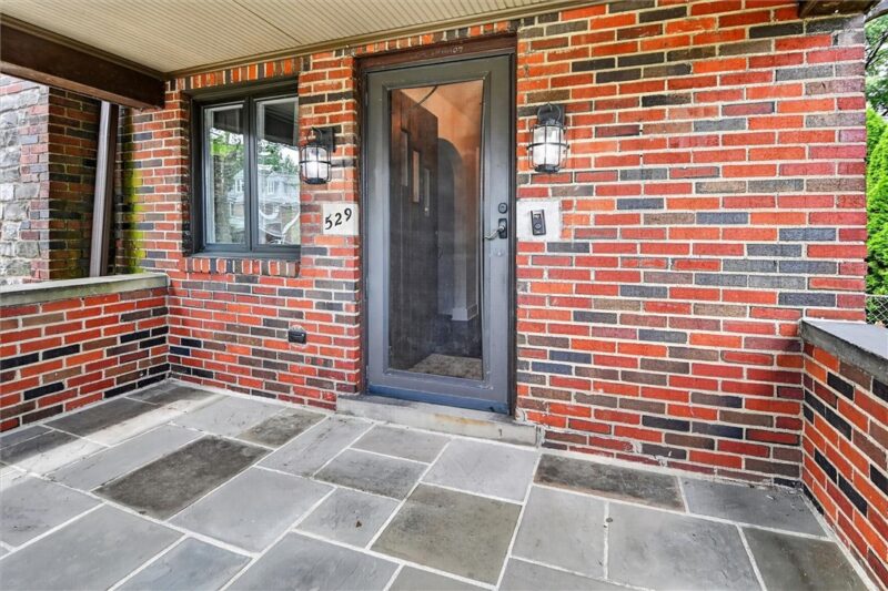 529 Hillcrest Place — photo 2