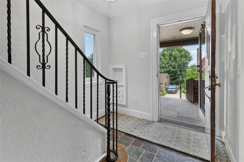 529 Hillcrest Place — photo 5
