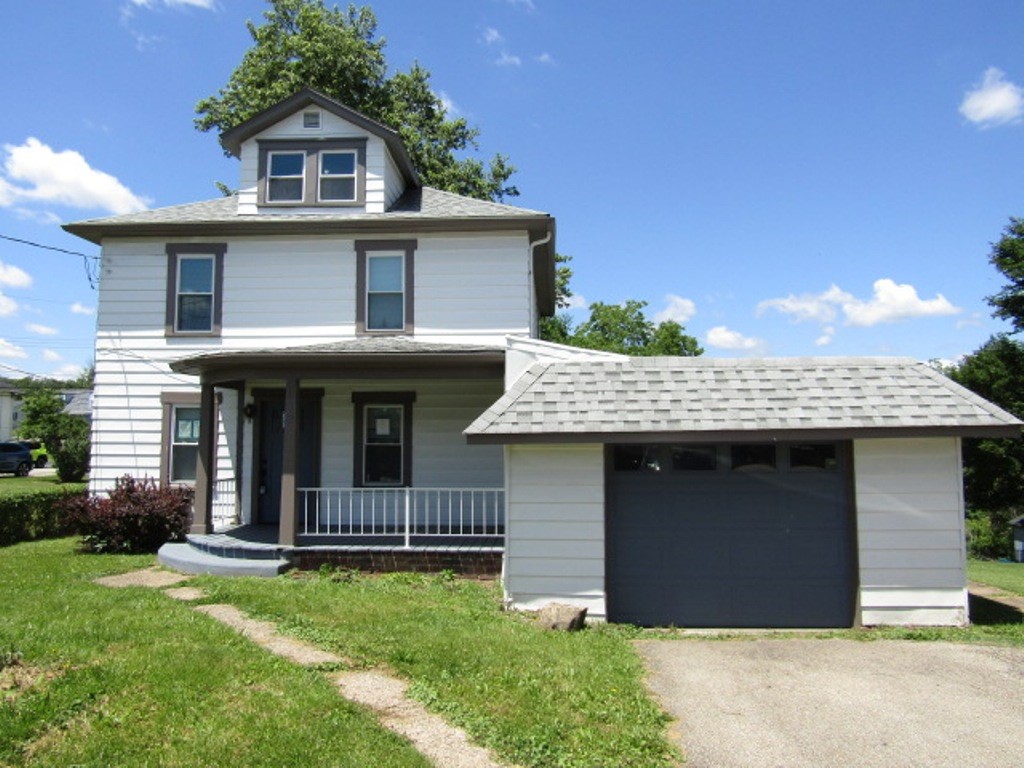 913 Locust Ave — photo 1