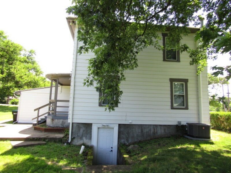 913 Locust Ave — photo 5