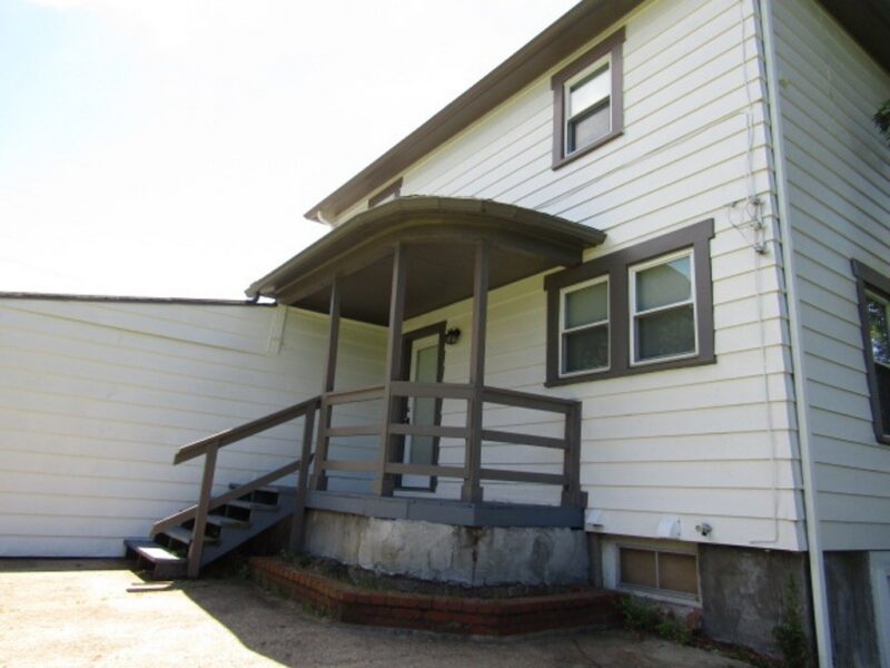 913 Locust Ave — photo 6
