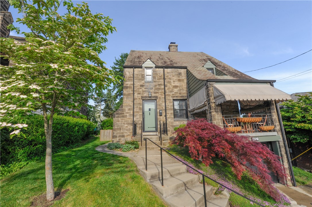 652 Royce Ave — photo 1