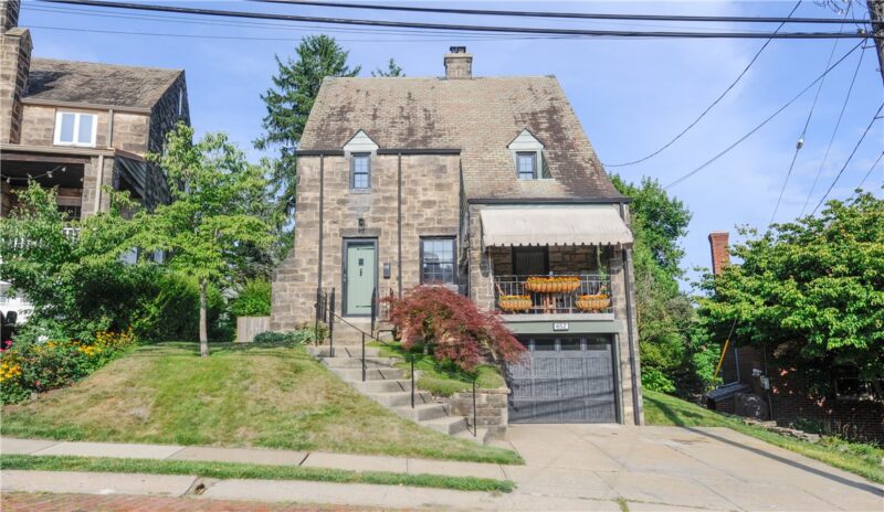 652 Royce Ave — photo 3