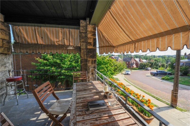 652 Royce Ave — photo 4