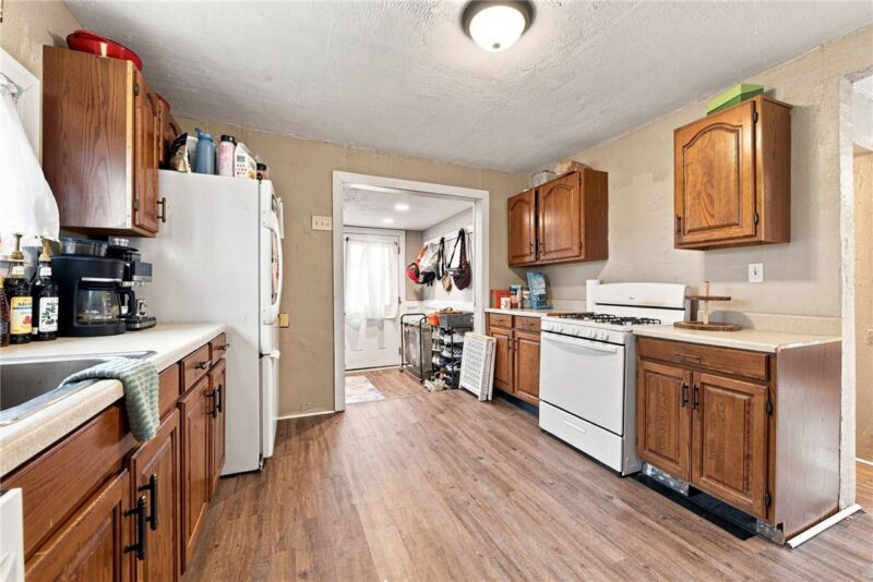 5816 Roosevelt Ave — photo 8