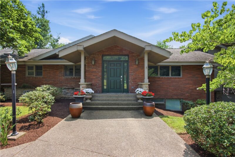 2072 Outlook Drive — photo 2