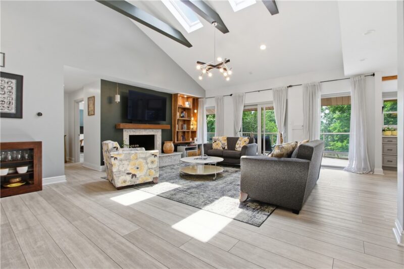 2072 Outlook Drive — photo 8