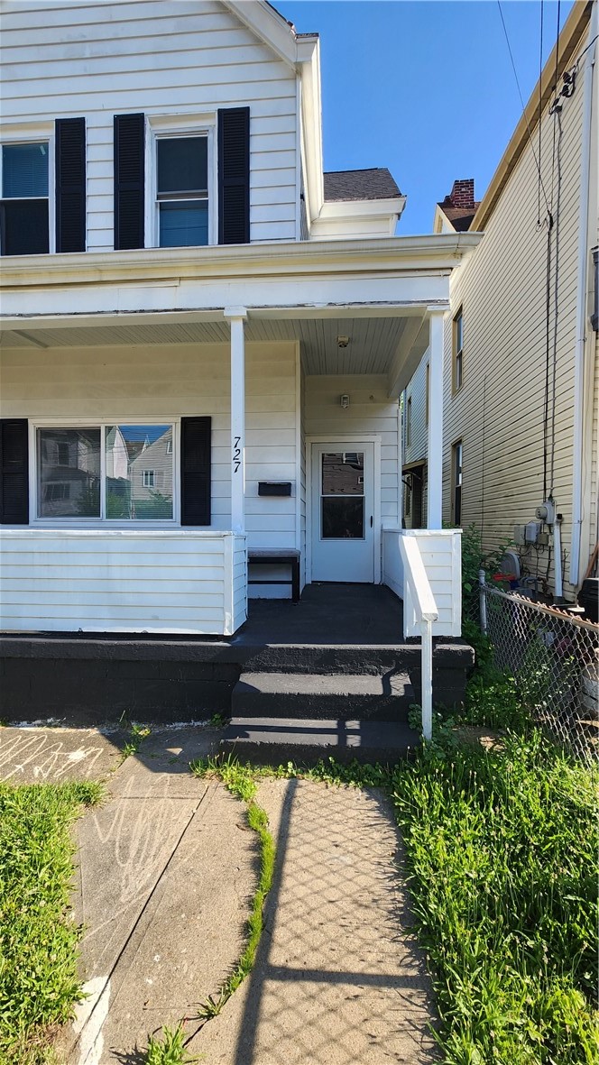 727 Mary St — photo 2