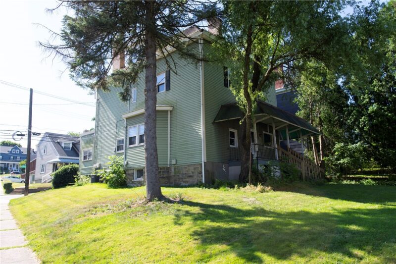 93 N Jackson Ave — photo 6
