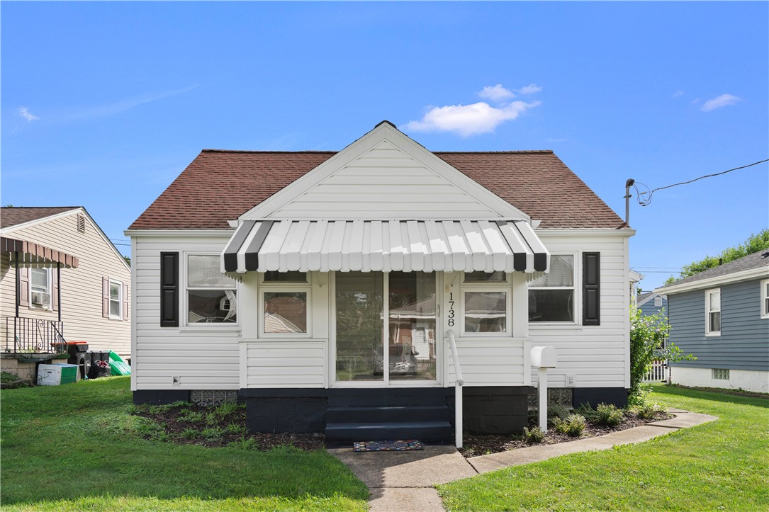 1738 Raymond Ave — photo 1