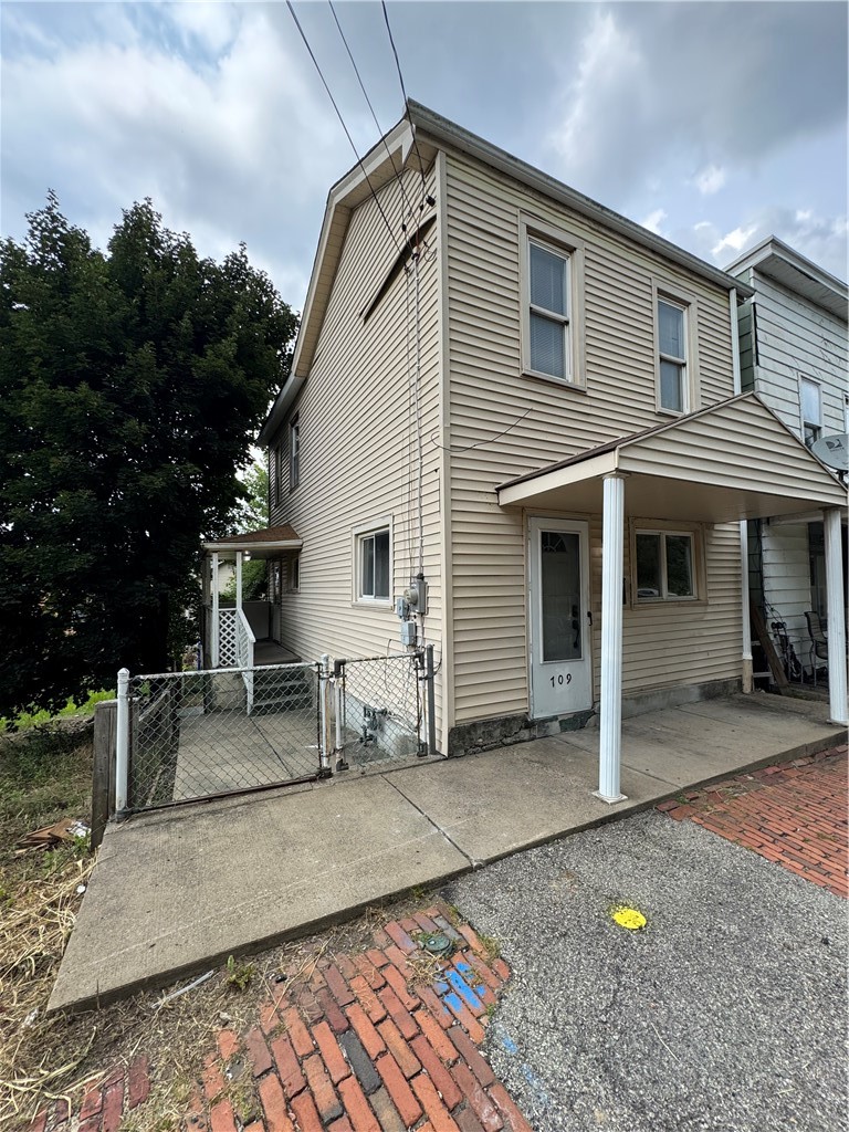 709 Fairview Ave — photo 2