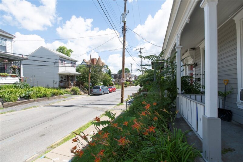 109 Sheridan Ave — photo 4