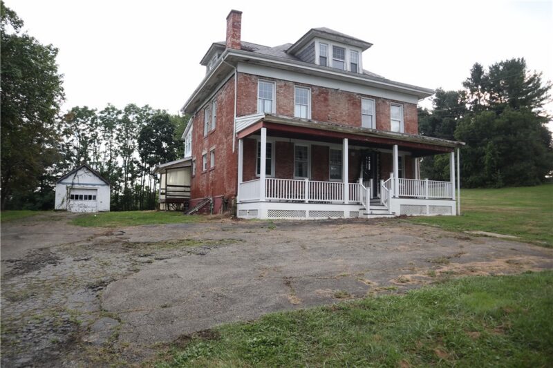 847 Old National Pike — photo 2