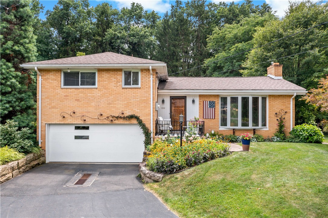 124 Oak Hills Manor — photo 1