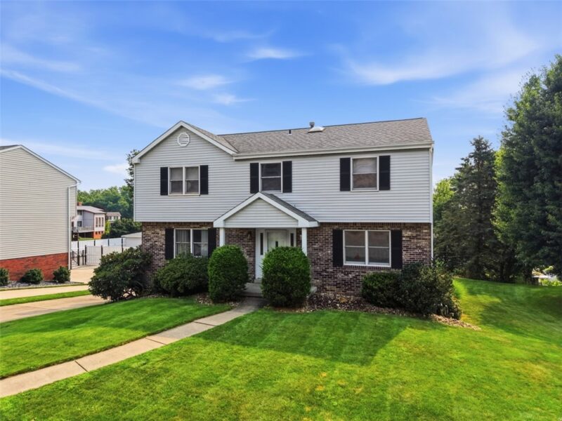 126 Carmella Drive — photo 2
