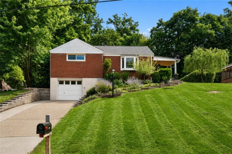 8354 Elaine Drive — photo 2