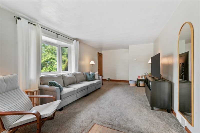 8354 Elaine Drive — photo 3