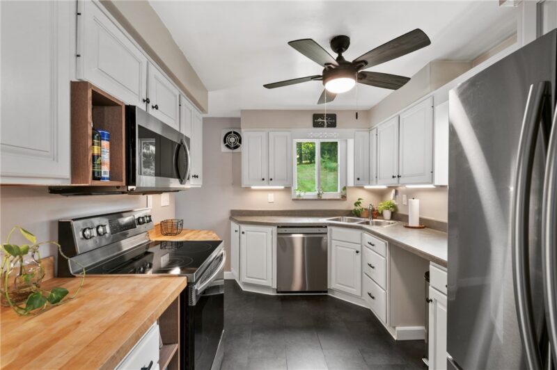8354 Elaine Drive — photo 8