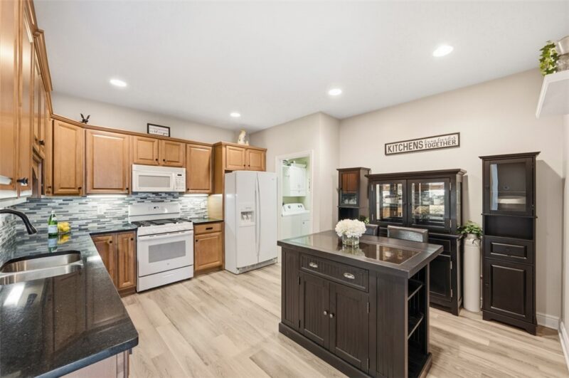 1002 Park Place Lane — photo 4