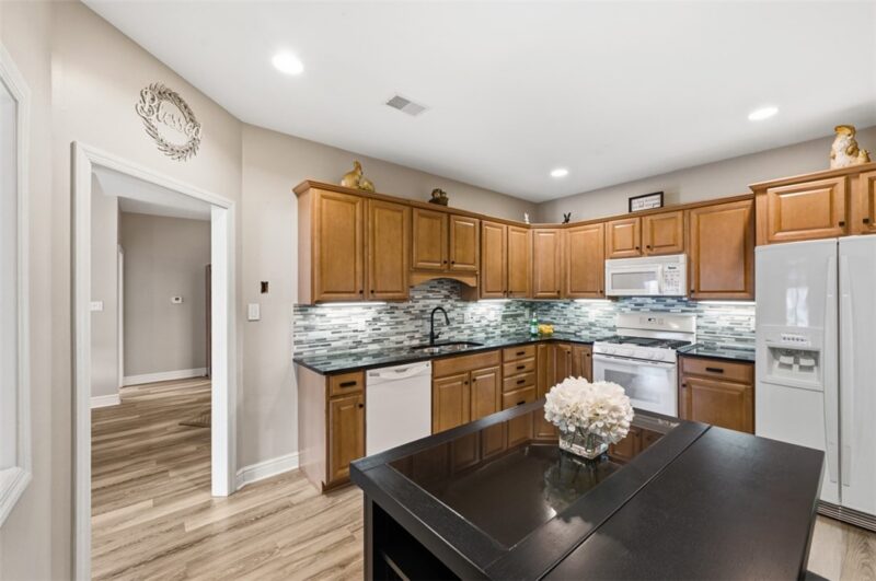 1002 Park Place Lane — photo 5
