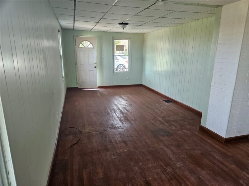 360 Edna St — photo 4