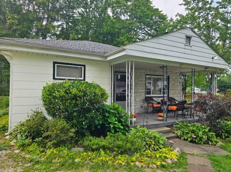 10609 Perry Dr — photo 2