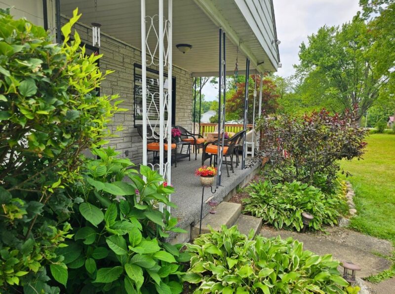10609 Perry Dr — photo 3