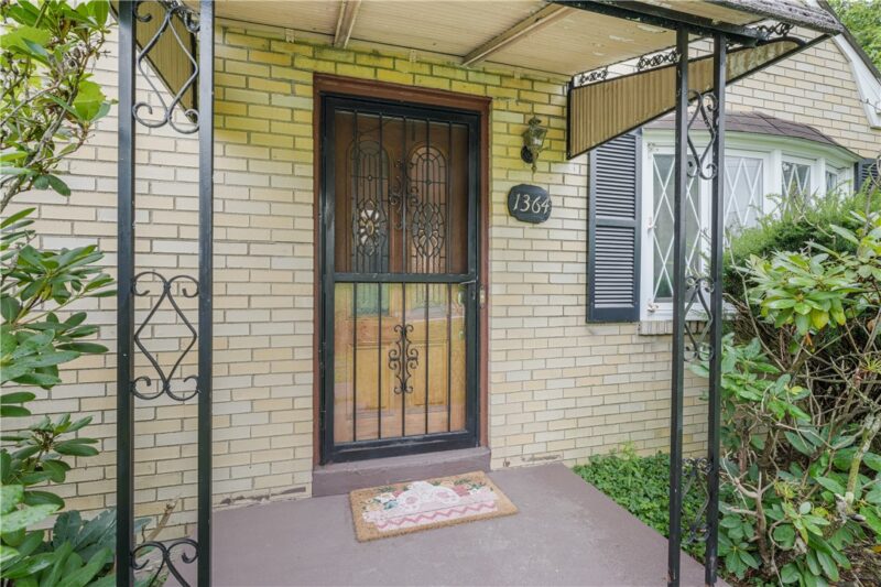 1364 Berryman Ave — photo 3