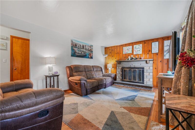1364 Berryman Ave — photo 5