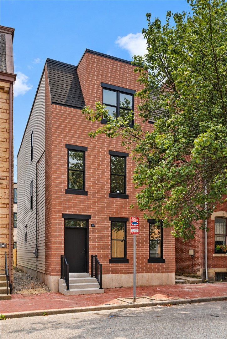 1217 Liverpool St — photo 1