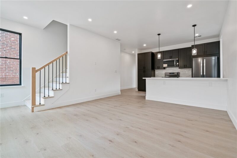 1217 Liverpool St — photo 2