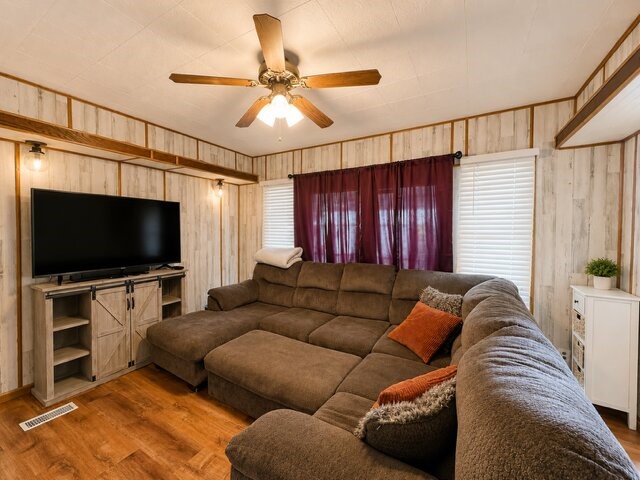 45 N Mitchell Road — photo 2