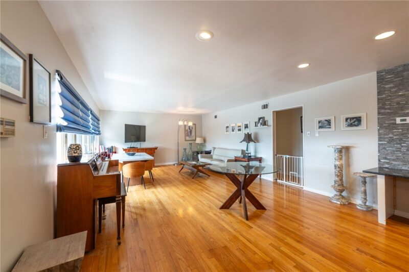 3018 Beechwood Blvd — photo 4
