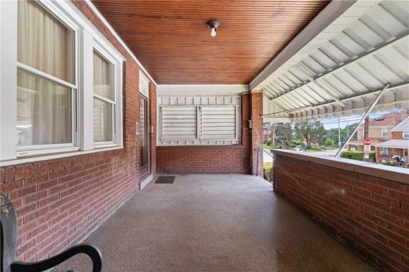1035 Woodbourne Ave — photo 3