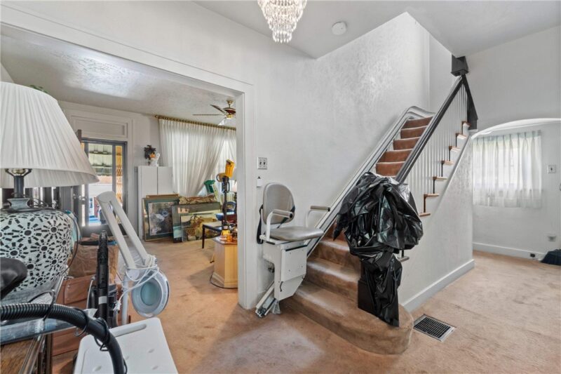 1035 Woodbourne Ave — photo 4