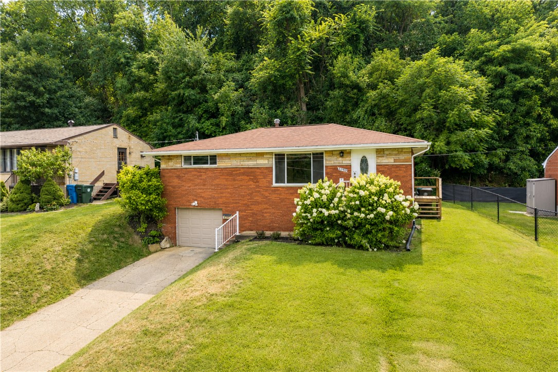 3190 Mayflower Dr — photo 1