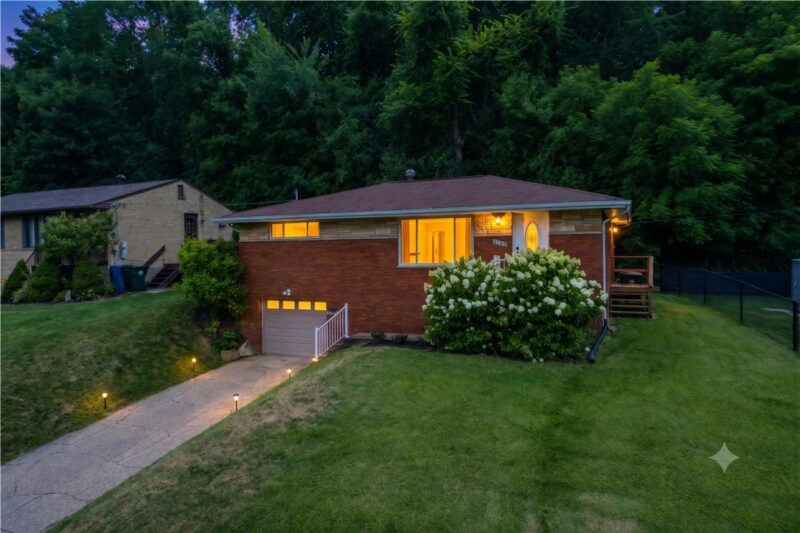 3190 Mayflower Dr — photo 2