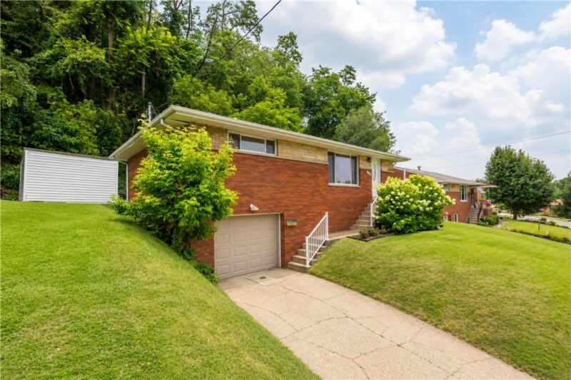 3190 Mayflower Dr — photo 3