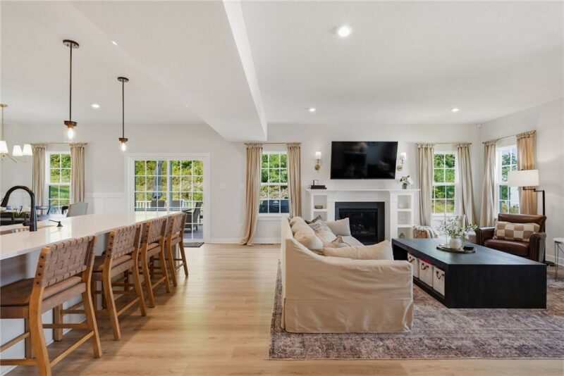 155 Woodsman Ridge Dr — photo 6