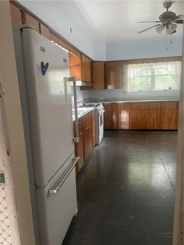 536 Adams St — photo 7