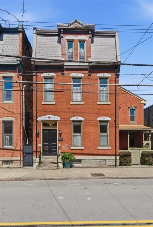 2315 Sarah Street — photo 1