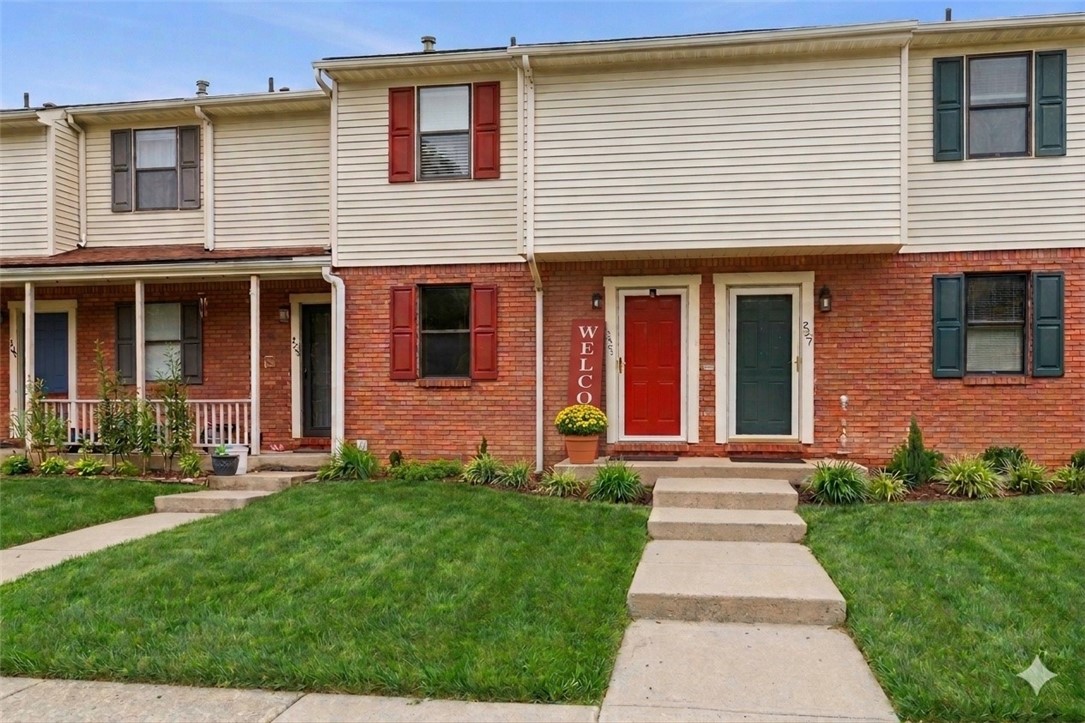 225 Woodhaven Dr — photo 1