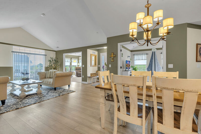 2022 S Links AVENUE — photo 3