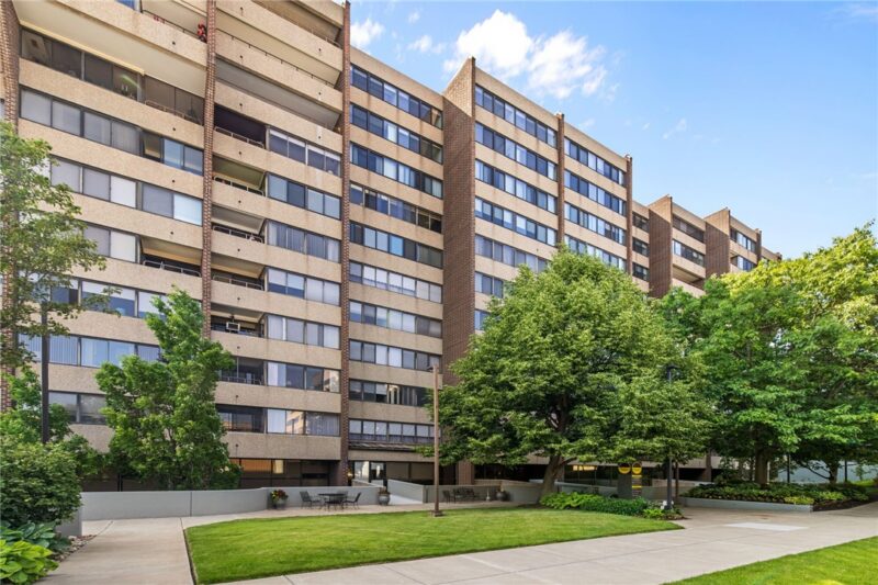750 Washington Road 409 — photo 2