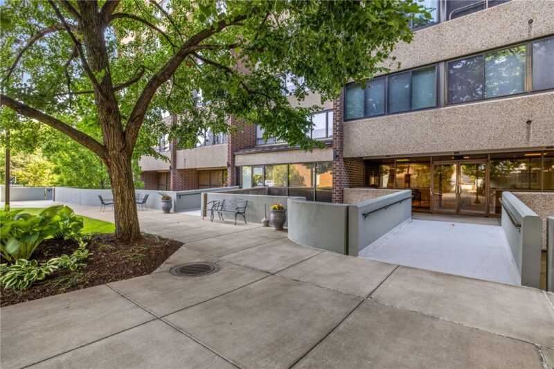 750 Washington Road 409 — photo 3