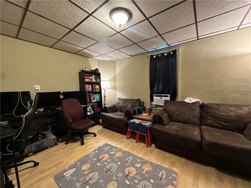 404 Franklin Street — photo 8