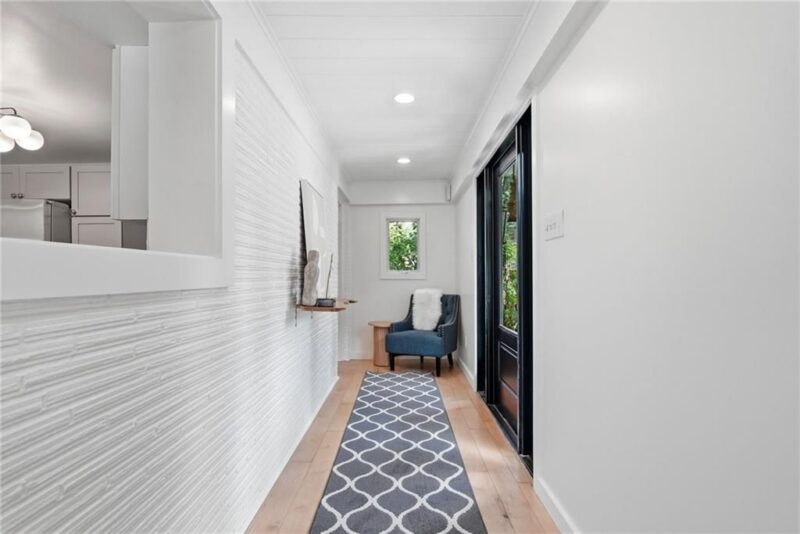 824 Foxland Drive — photo 3