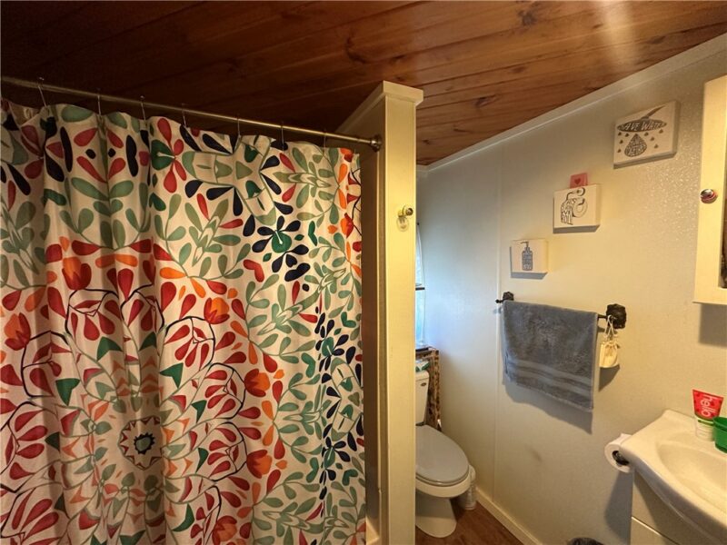 404 Franklin Street — photo 7