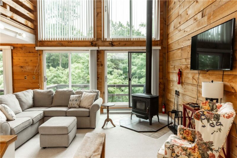55 Valleyview Drive — photo 6