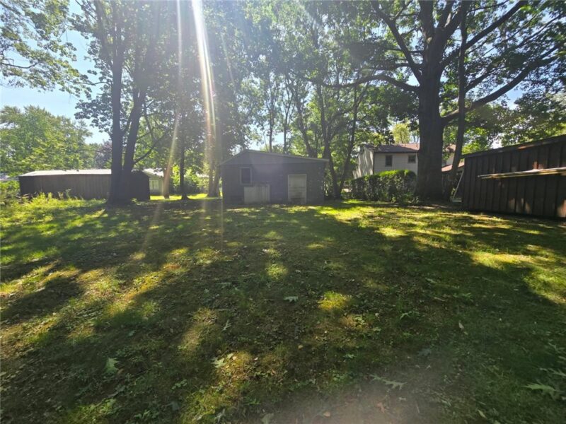470 Glenridge Rd — photo 4